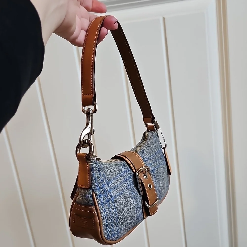 Rare Vintage 2003 Coach Soho Tweed Flap Baguette – Style #7565 – Blue/Grey - Picture 13 of 14